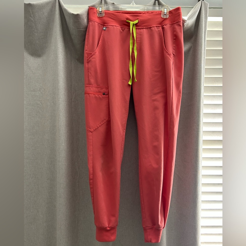 Figs Women's Coral Cargo Jogger Pants